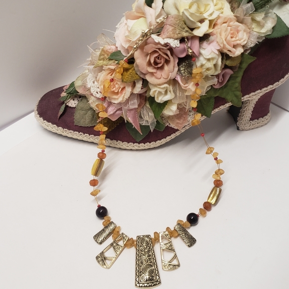 Unique Glass Bead & Gold tone Abstract Link Necklace - Picture 6 of 6